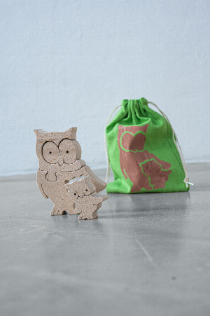 Eule Puzzle aus Holz mit Jutesack