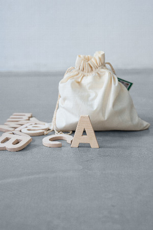 Druckbuchstaben mit Tastsackerl