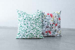 Kissen Blätter- und Blumenmuster