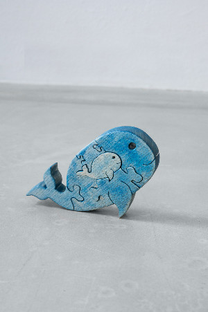 Holzfigur Wal in Blau