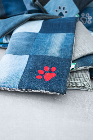 Hundedecke im Jeanslook, Rot Blau